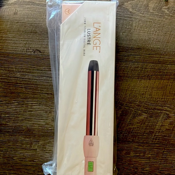 L'AGENCE Other - L’ange 2.5 mm digital curling wand. New in box